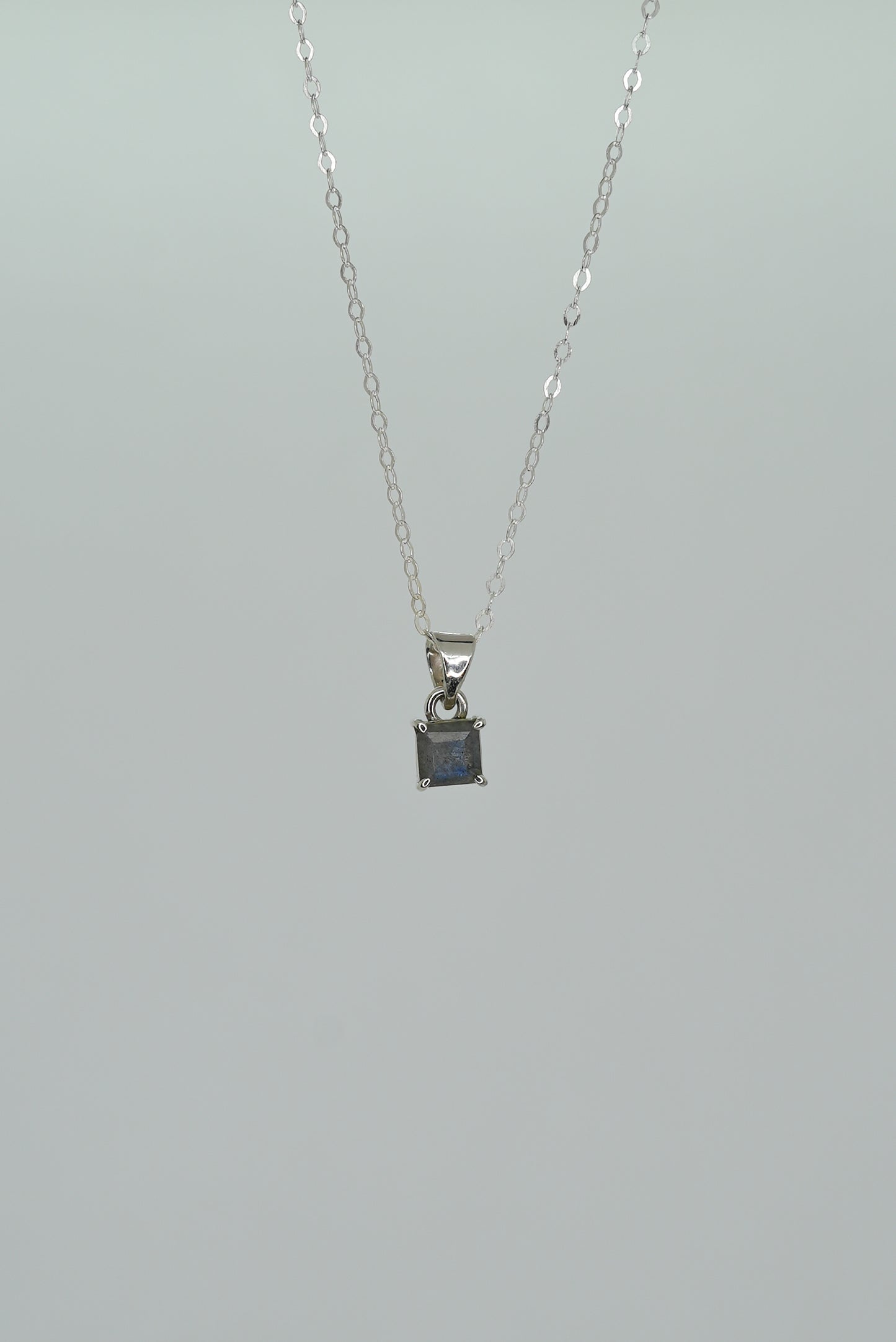 Collier Labradorite en Argent 925 — Protection & Intuition