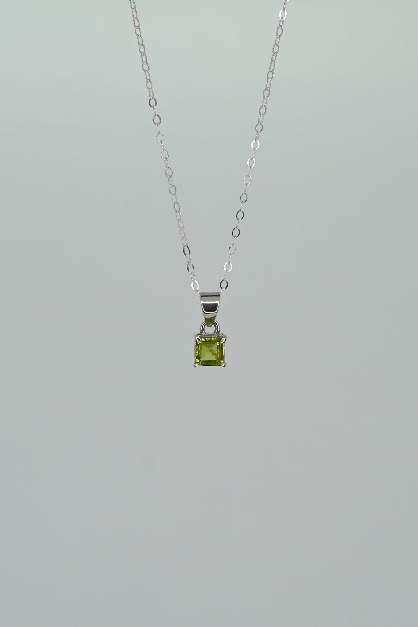 Collier Péridot en Argent 925 — Vitalité & Harmonie