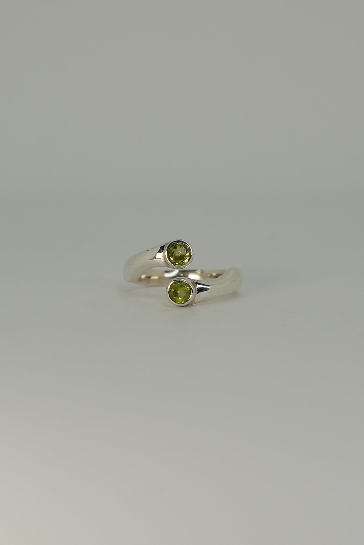 Bague Double Péridot en Argent 925 – Harmonie & Vitalité