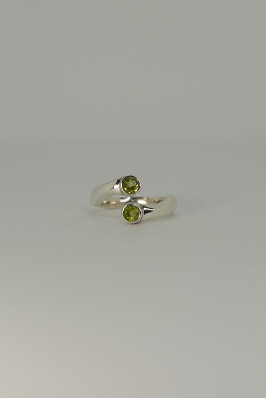 Bague Double Péridot en Argent 925 – Harmonie & Vitalité
