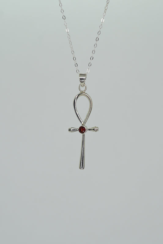 Collier Croix Ankh en Argent 925 avec Grenat — Énergie & Vitalité