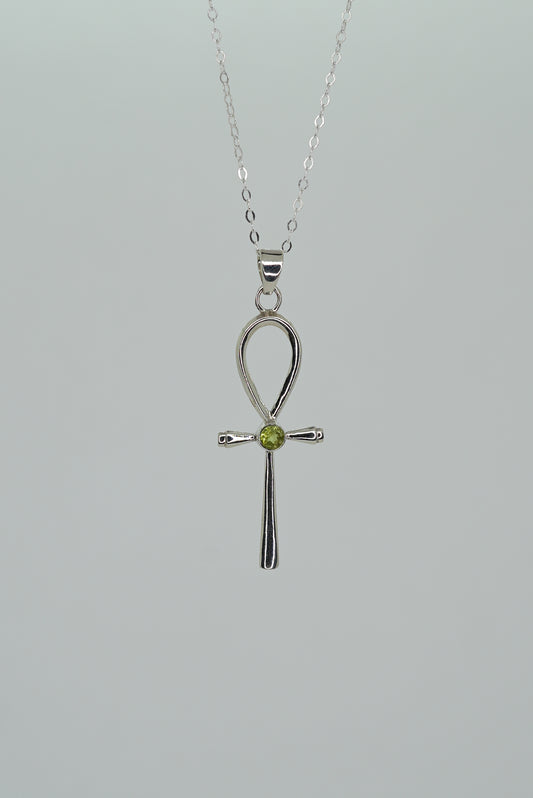 Collier Croix Ankh en Argent 925 avec Péridot — Vitalité & Harmonie