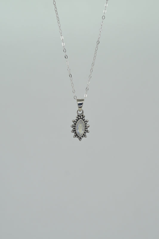 Collier Pierre de Lune Arc-en-Ciel en Argent 925 — Féminité & Intuition
