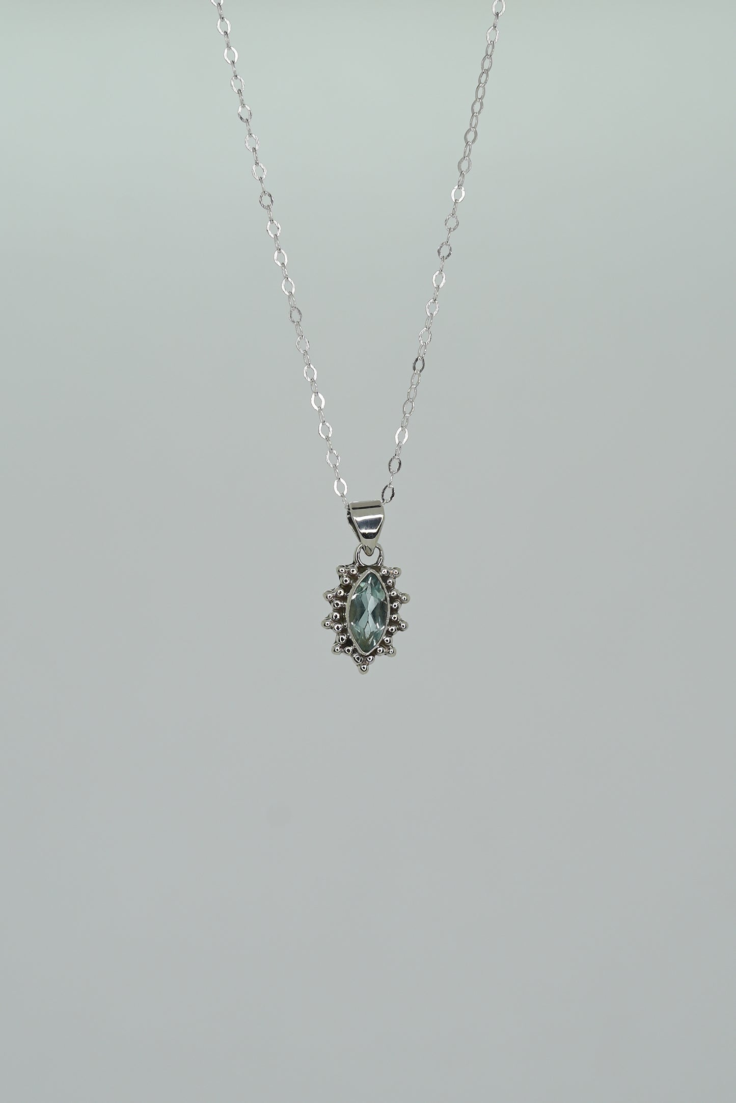 Collier Topaze Bleue en Argent 925 — Sérénité & Communication
