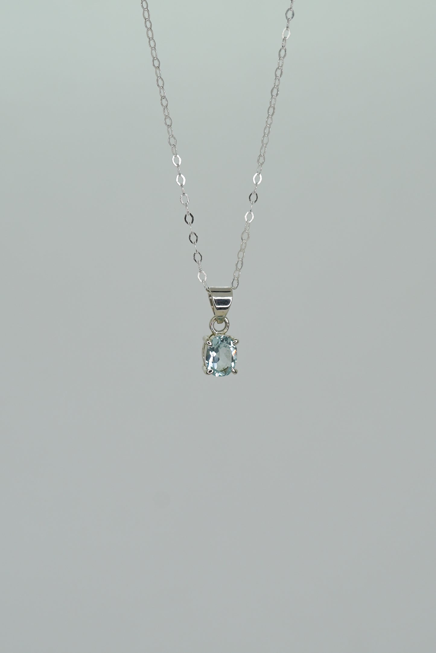Collier Topaze Bleue en Argent 925 - Élégance & Sérénité