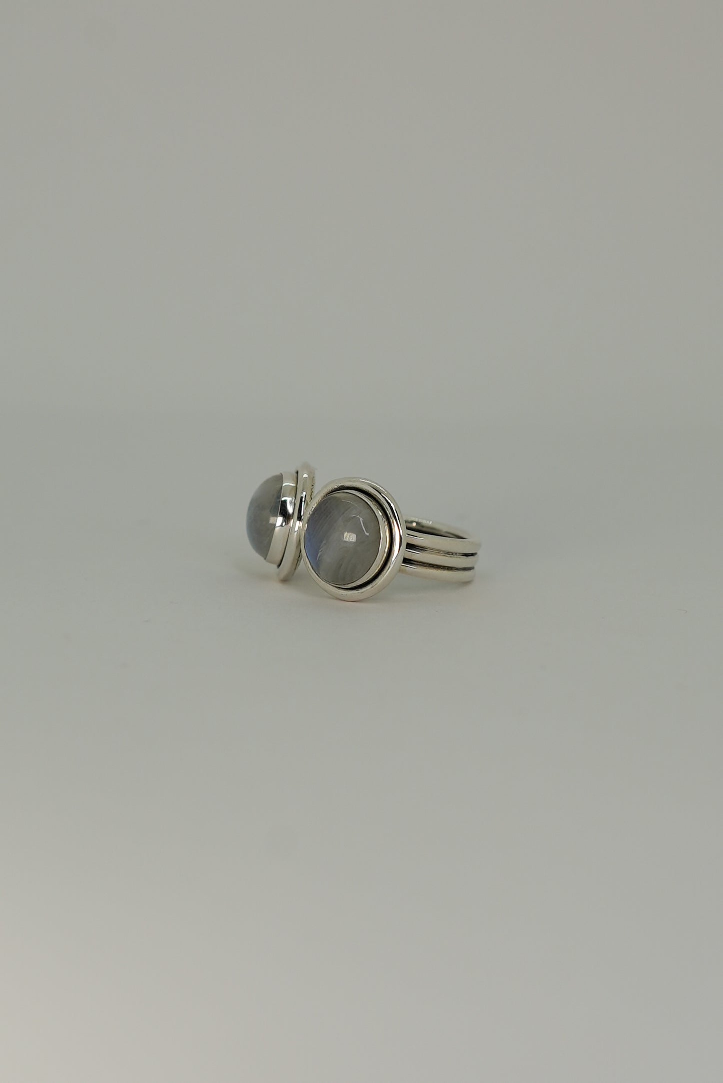 Bague Double Pierre Pierre de Lune en Argent 925 – Mystique & Élégance Urbaine