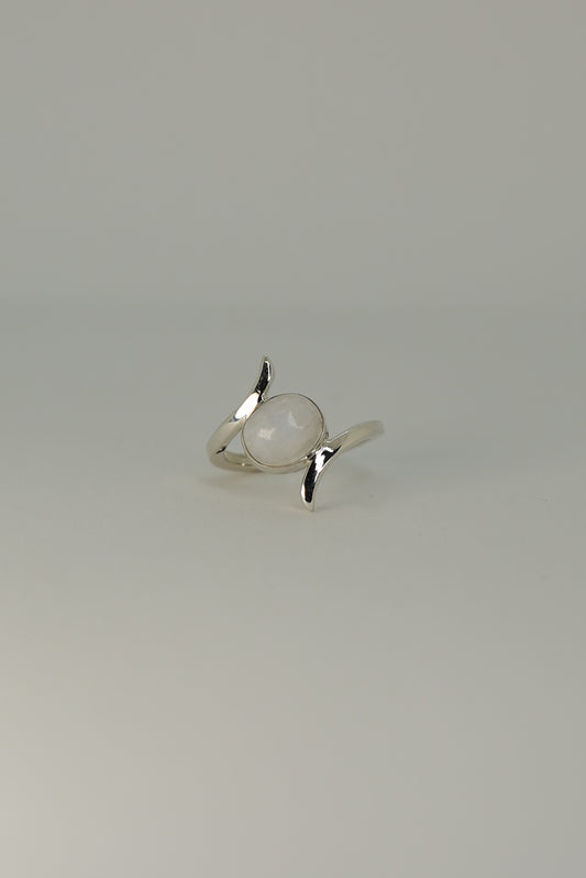 Bague Pierre de Lune Arc-en-Ciel en Argent 925 – Mystère & Harmonie
