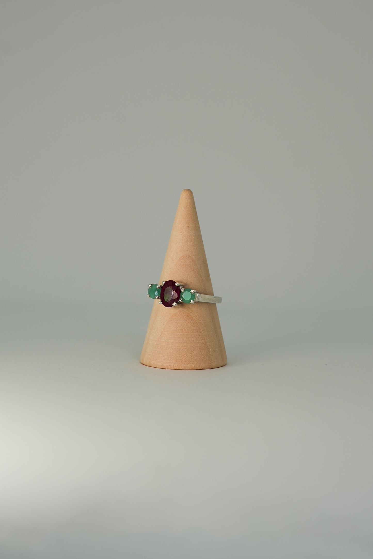 Bague Rubis & Émeraudes en Argent 925 — Passion & Harmonie
